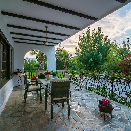 Mansion Domenica Sarakinádhon
